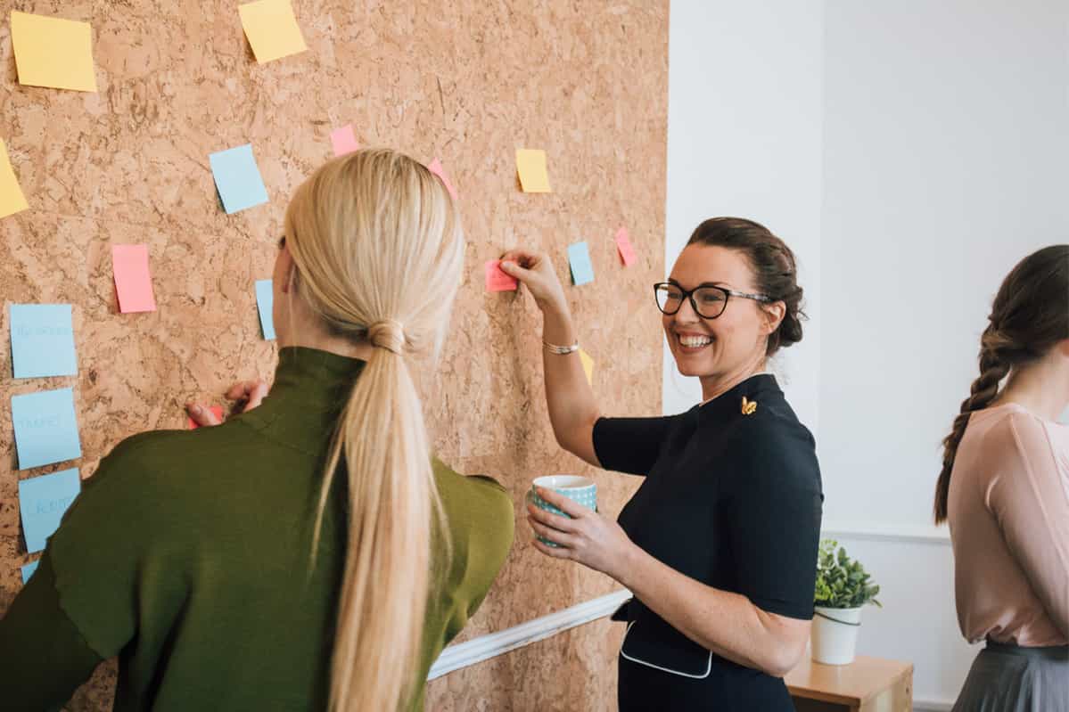 Improve employees productivity through an intranet web portal